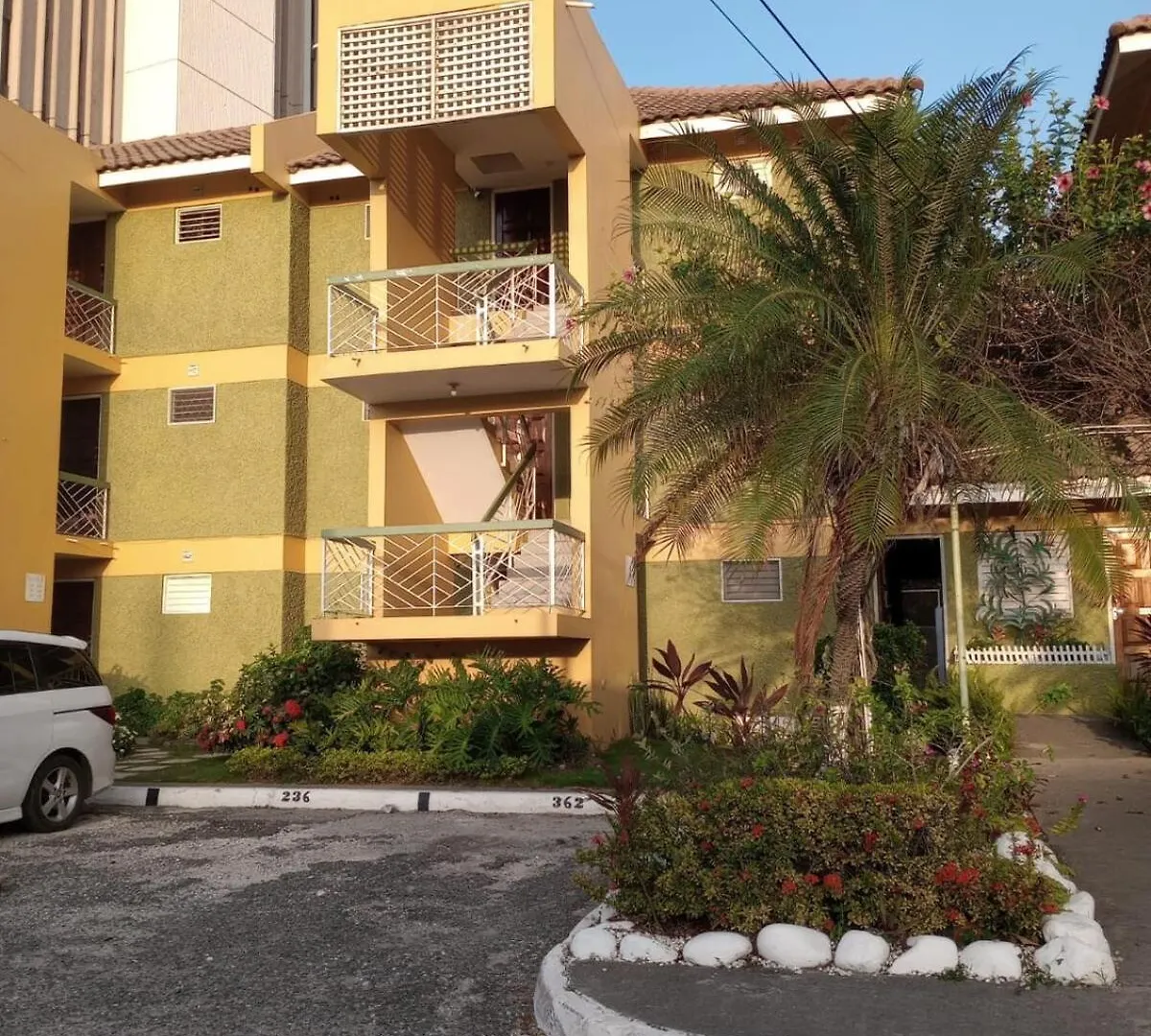 City Center Studio New Kingston 0*,